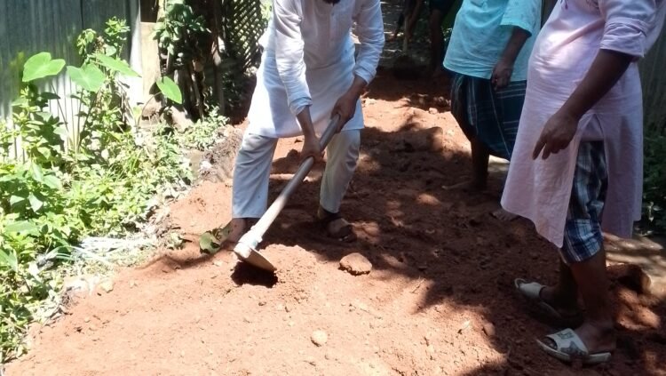 কটিয়াদী পৌর জামায়াতে ইসলামীর উদ্যোগে রাস্তা মেরামত।