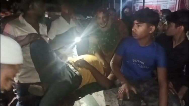 কালকিনিতে যাত্রীবাহী বাসের ধাক্কায় নসিমন চালক নিহত।