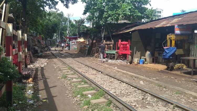 বাংলাদেশ রেলওয়ে পূর্বাঞ্চলের শত শত একর  জায়গা এখনো প্রভাবশালীদের দখলে