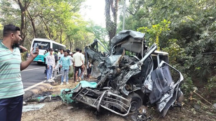চট্টগ্রামে সড়ক দুর্ঘটনায় পাঁচজন নিহত আহত দুইজন