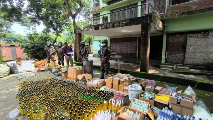 মুন্সীগঞ্জের শ্রীনগরে যৌথ অভিযানে বিপুল পরিমান ভেজাল ও নকল কসমেটিকস ধ্বংস