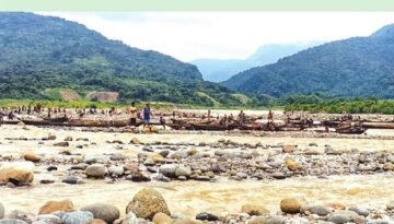 সাদা পাথর লুটপাটে নেটদুনিয়ায় প্রতিবাদ