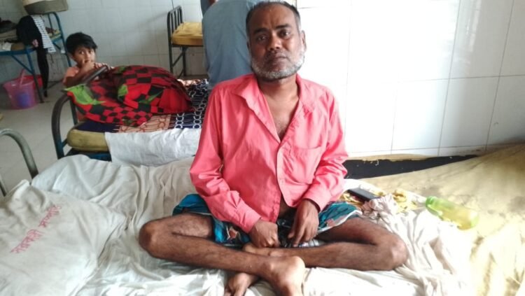 আমতলীতে প্রতিবন্ধীর জমি দখলের পায়তারা,সালিশ বৈঠকে বসে মারামারির অভিযোগ