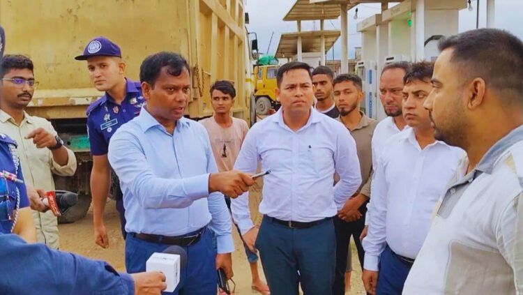 কোম্পানীগঞ্জের ক্রাশার মিলে অভিযান চালান ডিসি মো. সারোয়ার আলম।