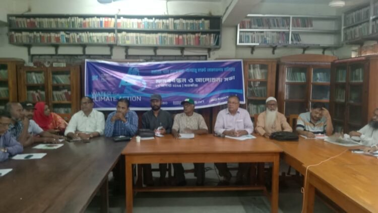 World Water Week 2025 – সাতক্ষীরায় #পানি_অধিকার_প্রচারাভিযানের অংশ হিসাবে মানববন্ধন ও আলোচনাসভা অনুষ্ঠিত।