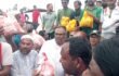 বাঘায় বন্যায় ক্ষতিগ্রস্থ ও পানিবন্দী  পরিবারের মাঝে আনোয়ার হোসেন উজ্জ্বল’র খাদ‍্য সামগ্রী বিতরণ