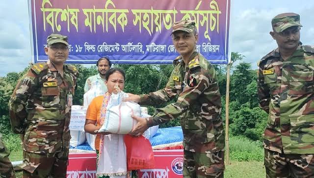 সম্প্রীতির বার্তা নিয়ে মানবিক সহায়তা পৌঁছে দিল মাটিরাঙ্গা সেনা জোন