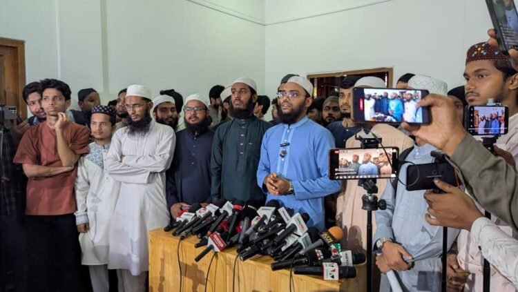 “অপরাজনীতি ও ভয়ের ঊর্ধ্বে-উজ্জ্বল সম্ভাবনার ডাকসু” প্রতিপাদ্যে পূর্ণাঙ্গ প্যানেল ঘোষণা করেছে ইসলামী ছাত্র আন্দোলন বাংলাদেশ