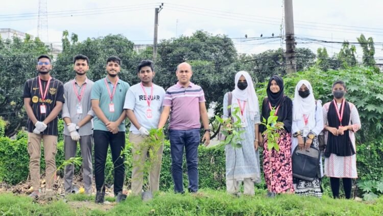 মোস্তফা হাকিম ব্লাড ব্যাংক ও গোল্ডেন ডায়াগনস্টিক সেন্টারের যৌথ উদ্যোগে বৃক্ষ রোপণ কর্মসূচি।