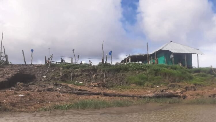 চরের জমি নিয়ে বিরোধে চরফ্যাশনে বিএনপি নেতাকে কুপানোর  ঘটনায় মামলা