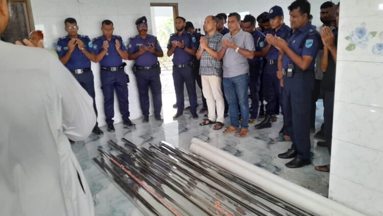 মুন্সীগঞ্জের গজারিয়ায় গুয়াগাছিয়া বাসীর নিরাপত্তা নিশ্চিতের জন্য আনুষ্ঠানিকভাবে পুলিশ ক্যাম্পের কার্যক্রম শুরু হয়েছে।