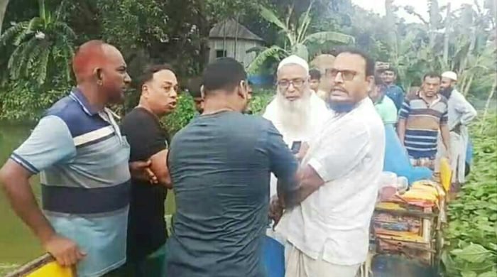 উল্লাপাড়ায় চাঁদাবাজদের দৌরাত্ব : অন্যের পুকুর দখলের চেষ্টা