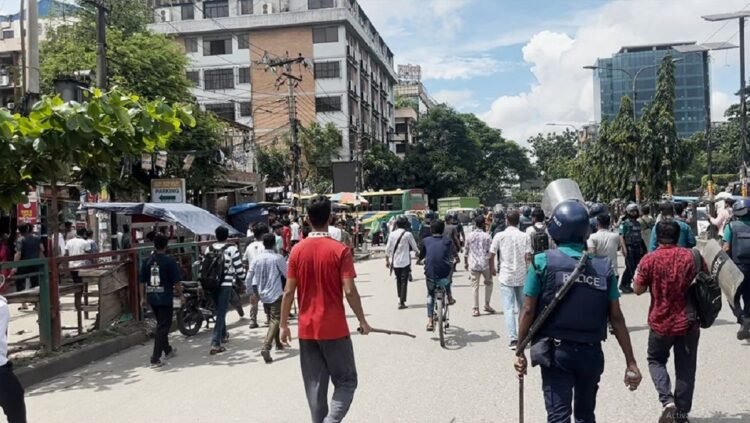 ঢাকা কলেজ ও সিটি কলেজ শিক্ষার্থীদের মধ্যে সংঘর্ষ, আহত ৩