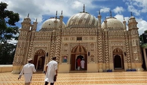 নামাজের জন্য আগেভাগে মসজিদে গেলে পাওয়া যায় পুরস্কার