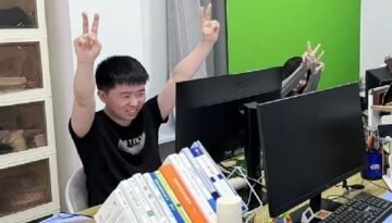 বেকারত্ব লুকাতে টাকা দিয়ে চাকরির ভান করছেন চীনা তরুণরা