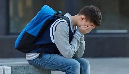 যে অভ্যাসের কারণে অবসাদের ঝুঁকি বাড়ছে কিশোর-কিশোরীদের