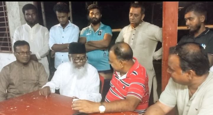 মশিয়াহাটিতে গণসংযোগ ও দুর্গাপূজা মন্দির পরিদর্শন করেন এ্যাডভোকেট গাজী এনামুল হক