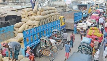 চট্টগ্রামের ঐতিহ্য দেশের বৃহত্তম পাইকারি বাজার খাতুনগঞ্জ