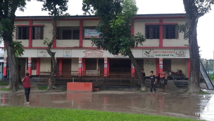 জয়মনিরহাট সরকারি প্রাথমিক বিদ্যালয়ের শিক্ষক ও নৈশপ্রহরীর বিরুদ্ধে অভিভাবকের লিখিত অভিযোগ