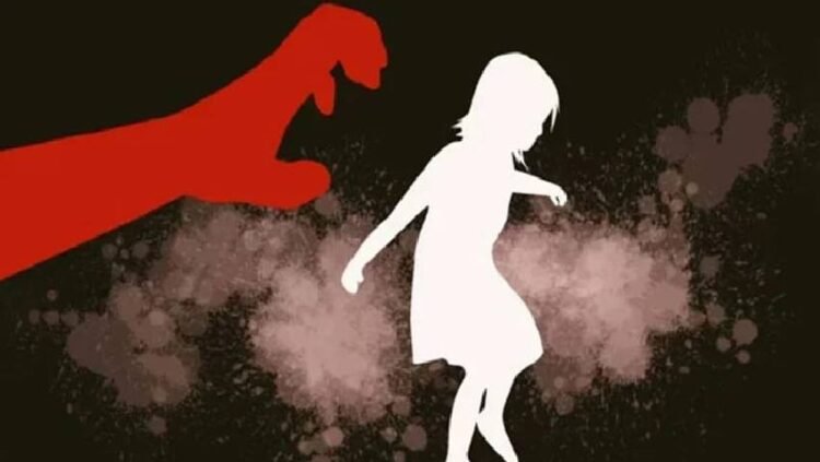 ঝিনাইদহ কাস্টসাগরা গ্রামে তিন বছরের শিশুকে ধর্ষণচেষ্টার অভিযোগে যুবক আটক