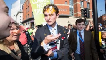 প্রতিবাদ জানাতে ডিম ছোড়া হয় কেনো