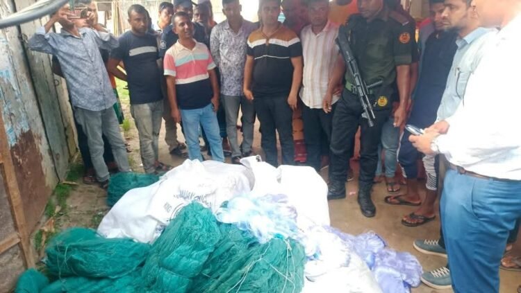 আত্রাইয়ে মোবাইল কোর্টের অভিযানে বিপুল পরিমাণ নিষিদ্ধ জাল জব্দ