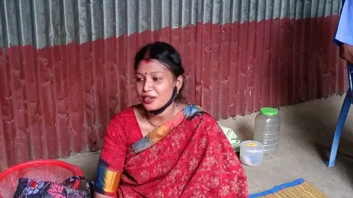 কালাইয়ে বিয়ের স্বীকৃতির দাবীতে অনশনে বসেছেন হরিজন সম্প্রদায়ের এক নারী