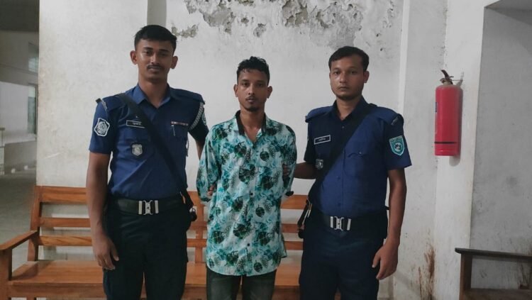 পঞ্চগড়ে নাইটগার্ড রফিকুল হত্যা মামলার একমাত্র আসামী গ্রেফতার, পুলিশ সুপারের সংবাদ সম্মেলন