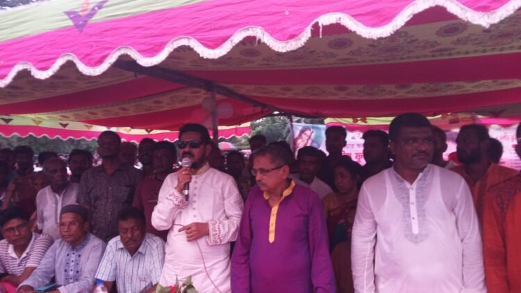 দাকোপ ফুটবল টুর্নামেন্ট ও পুরস্কার বিতরনী অনুষ্ঠানে প্রধান অতিথি আমির এজাজ খান