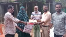 মেধাবী দরিদ্র শিক্ষার্থীর পাশে দাঁড়িয়েছে মধ্যনগর উপজেলা প্রেসক্লা