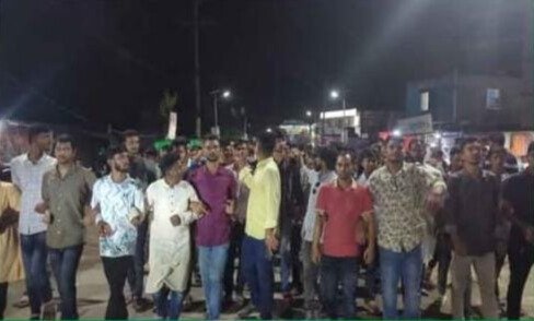 দুমকি উপজেলায়,ছাত্রদল আহবায়ক সরোয়ারের বহিষ্কারাদেশ প্রত্যাহার দাবিতে বিক্ষোভ মিছিল সভা