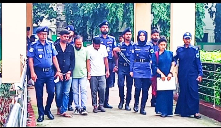 নওগাঁয় এক নারীসহ ৪ ভুয়া পুলিশ আটক