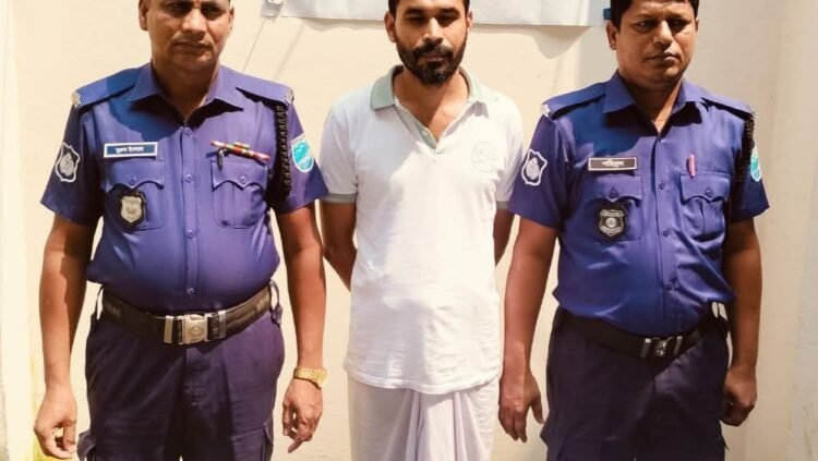 সখীপুরে পুলিশের অভিযানে ইয়াবাসহ মাদক ব্যবসায়ী গ্রেপ্তার