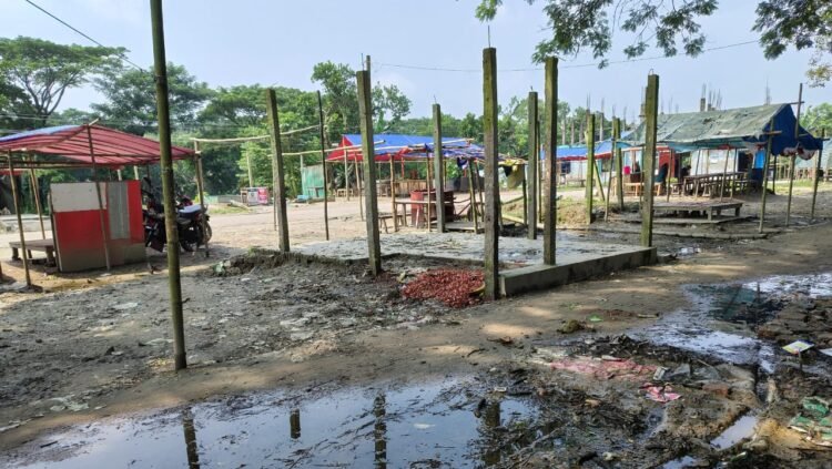 নান্দাইলে কালিয়াপাড়া বাজারে দোকান বরাদ্দ না হওয়ায় ক্ষতিগ্রস্ত ব্যবসায়ীদের দুশ্চিন্তা