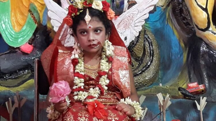 সনাতন ধর্মাবলম্বীদের সবচেয়ে বড় ধর্মীয় উৎসব শারদীয় দুর্গা পূঁজা