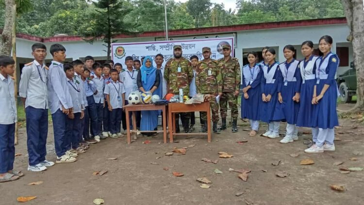 গুইমারায় সেনাবাহিনীর সিন্দরকছড়ি জোন কর্তৃক মানবিক সহায়তা কার্যক্রম