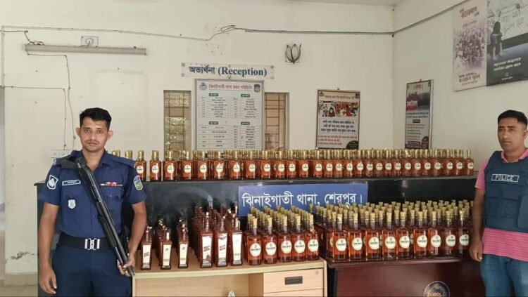 ঝিনাইগাতী সীমান্তে বিপুল পরিমাণে বিদেশী মদ জব্দ