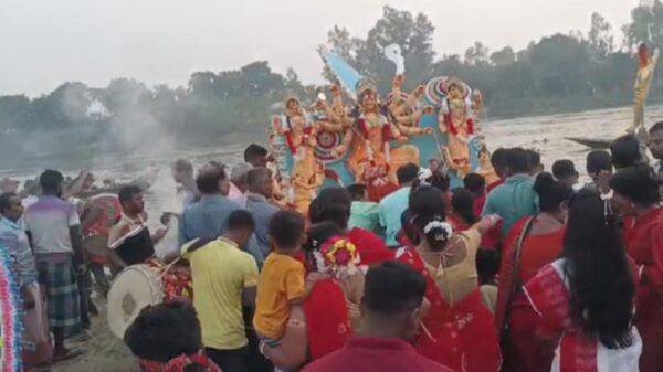 আত্রাইয়ে প্রতিমা বিসর্জনের মধ্যে দিয়ে শেষ হলো দুর্গোৎসব