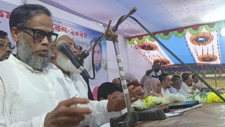 গজারিয়ায় কৃষকের মাঝে কৃষি যন্ত্রপাতি বিতরন