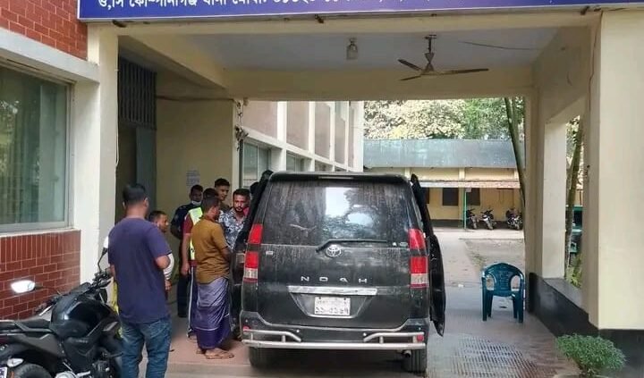 কোম্পানীগঞ্জে এক্স-নোহা গাড়ি ভর্তি ১,৮৩০ বোতল ভারতীয় মদ আটক