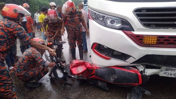 বাগেরহাটের বাস চাপায় নিহত মোটরসাইকেল আরোহী শামীম তালুকদার শরনখোলার  বাসিন্দা