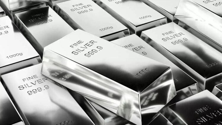 স্বর্ণের পর রুপার দামেও নতুন ইতিহাস