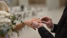 দেনমোহর পরিশোধ না করলে স্ত্রীর সঙ্গে থাকা জায়েজ?