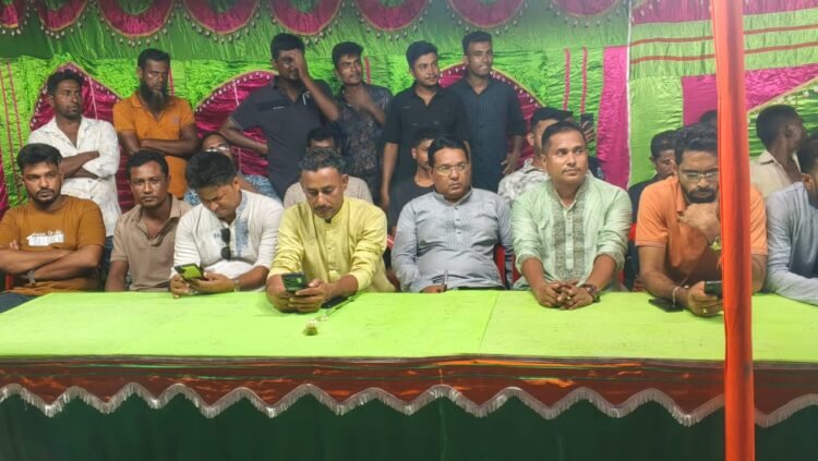 দাকোপে পূজা মণ্ডপ পরিদর্শনে কেন্দ্রীয় যুবদল নেতা পার্থ দেব মন্ডল