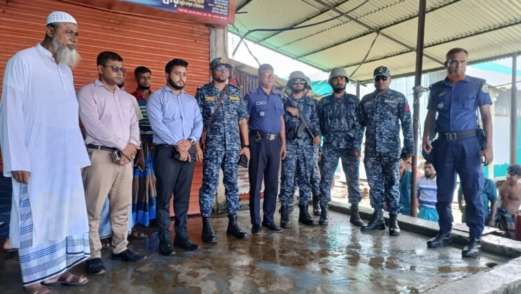 চরফ্যাশনে মা ইলিশ রক্ষায় প্রশাসনের কঠোর অভিযান, ১৮ বরফ কল সিলগালা