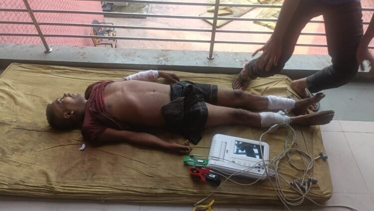 নওগাঁয় ব্যবসায়ীর বাড়িতে ডাকাতি করতে গিয়ে আটক ডাকাতের মৃত্যু