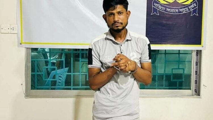 তজুমদ্দিনে গাজাসহ  যুবক আটক