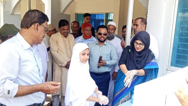 দুমকি উপজেলায়,  বিশ্ব হাত ধোয়া দিবস পালন: ‘হাত ধোয়ার নায়ক হোন’ স্লোগানে র‍্যালি, প্রদর্শনী ও আলোচনা সভা