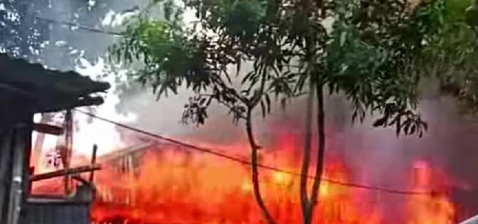 সৈয়দপুরে আগুনে পুড়ে ১০ পরিবারের সর্বনাশ
