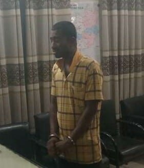 নাটোরের শিশুকে যৌন নির্যাতনের চেষ্টার অভিযোগে যুবক আটক — উত্তেজিত জনতার হাত থেকে সেনাবাহিনীর সহায়তায় উদ্ধার